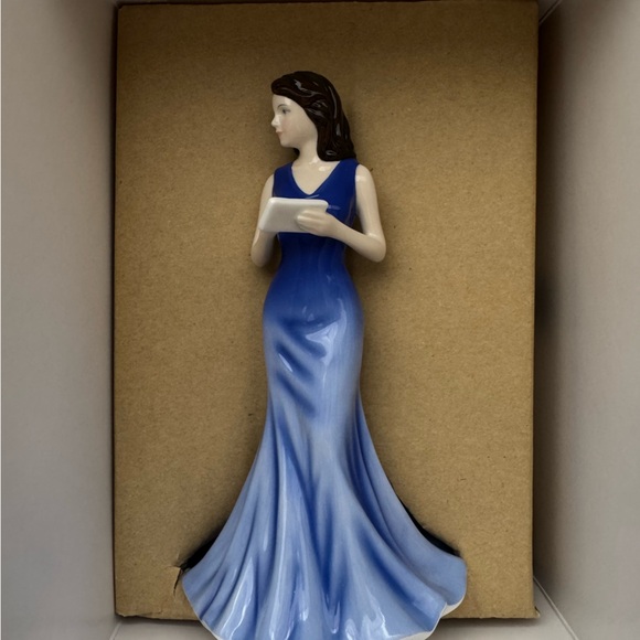 ROYAL DOULTON To Someone Special figurine - Picture 4 of 6